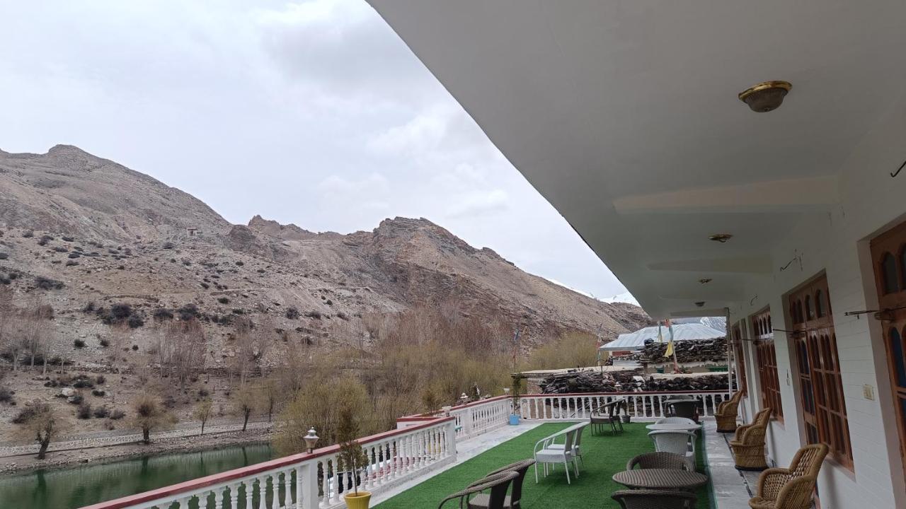 Hotel Lake View Nako Exterior photo